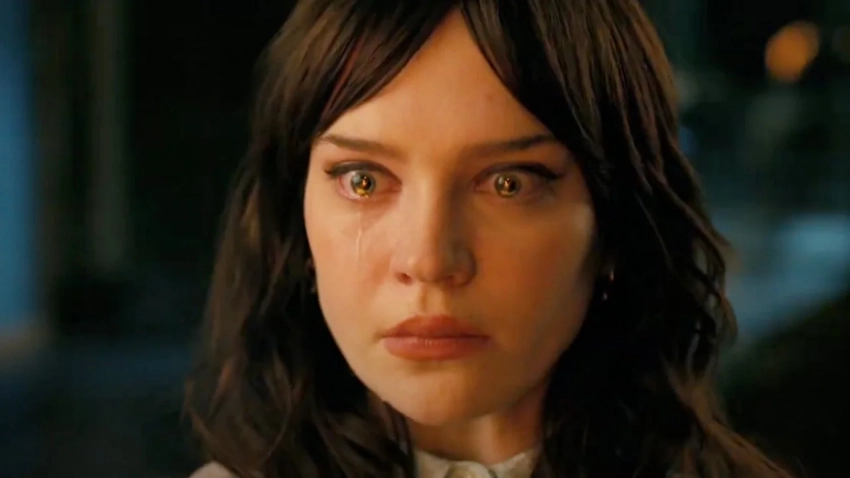 В трейлере «Компаньона» со звездой «Еретика» раскрыли один из твистов ленты