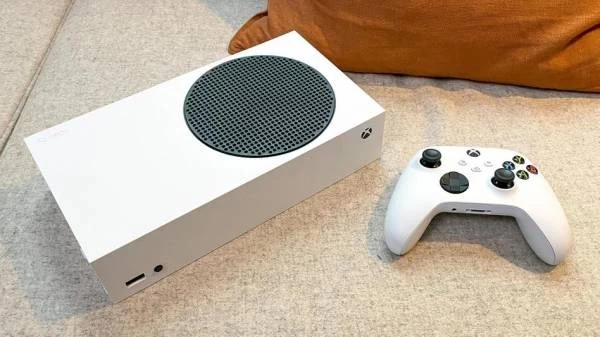 Сразу несколько европейских торговых сетей перестали закупать физические копии игр для Xbox