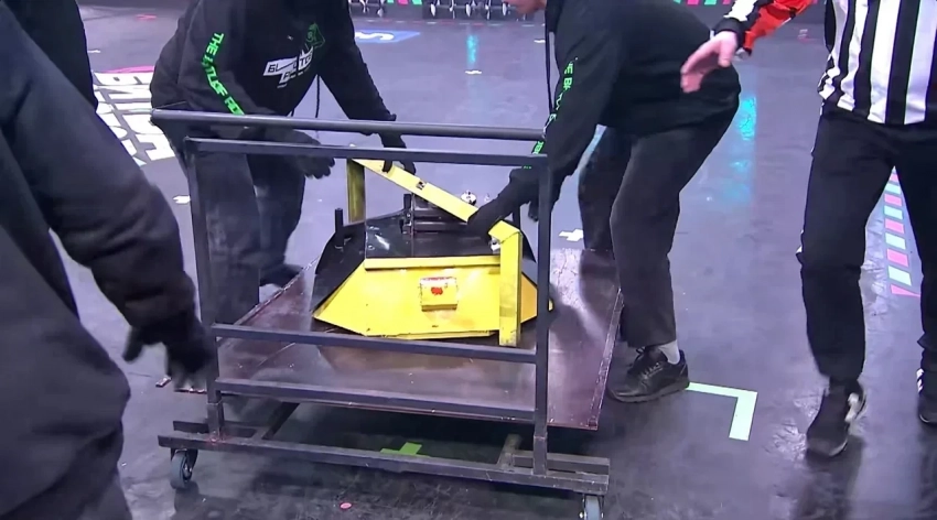 Инженеры из Якутска создали роботизированного «Скорпиона»